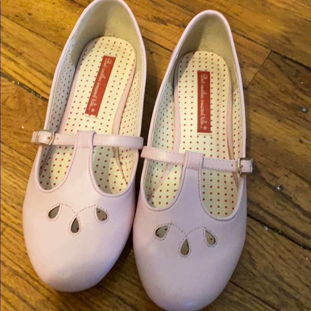B.A.I.T Pink Everline Vintage Flat Shoes